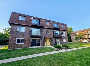 9358 Golf Rd APT 3B, Des Plaines, IL 60016