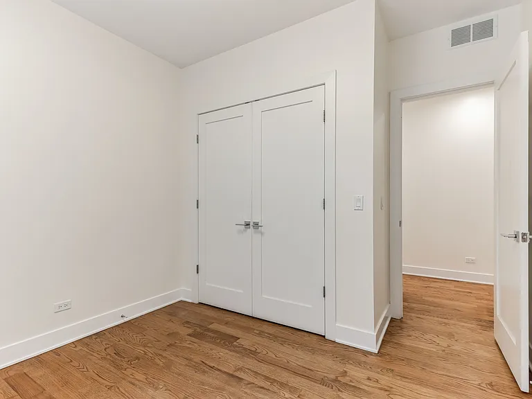 3235 N Wilton Ave #1 — Photo 7