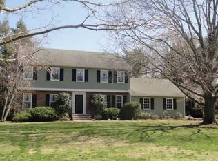 13 Fairway Dr, Princeton Junction, NJ 08550