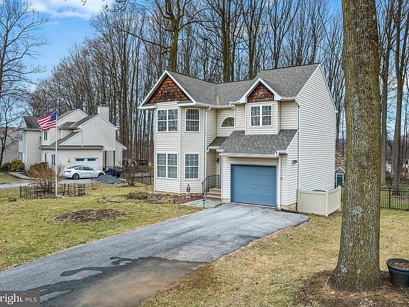 3rd image of 315 Baltusrol Dr