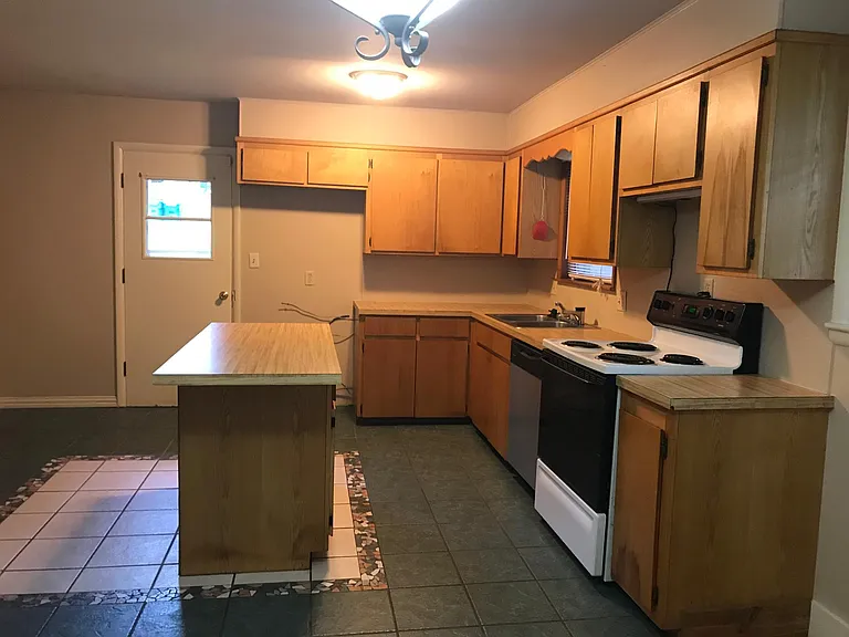 3903 Croxdale St — Photo 3