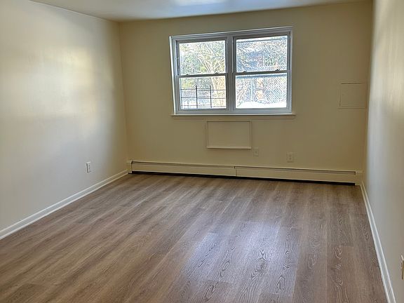 2nd image of 1461 Hicks St Floor 1