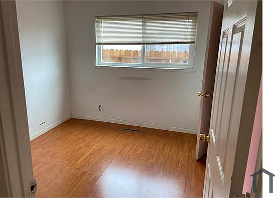 2nd image of 2125 Main St APT 1