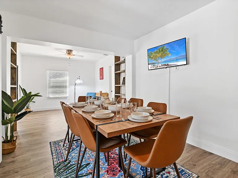 1032 W Jennings St — Photo 10