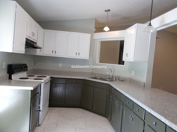 3rd image of 310 Parkston Ave
