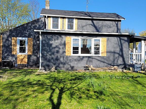 2nd image of 211 NW H St