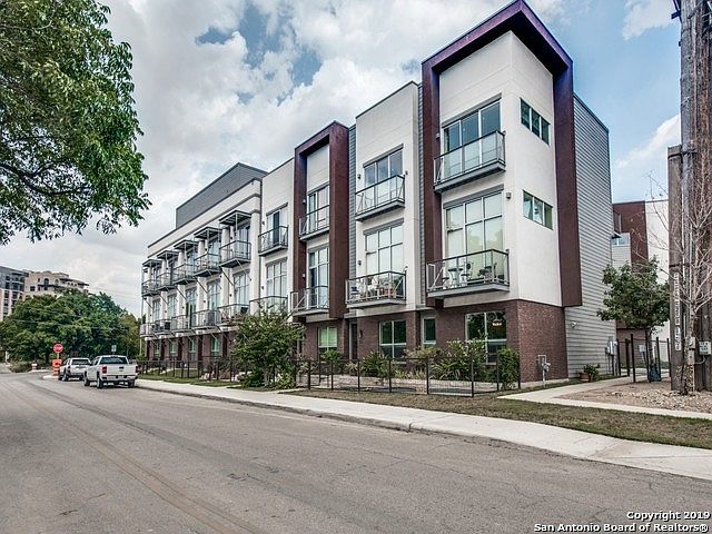 1st image of 1130 E Quincy St #3