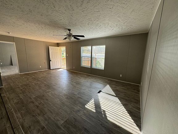 4th image of 1812 Siesta Dr