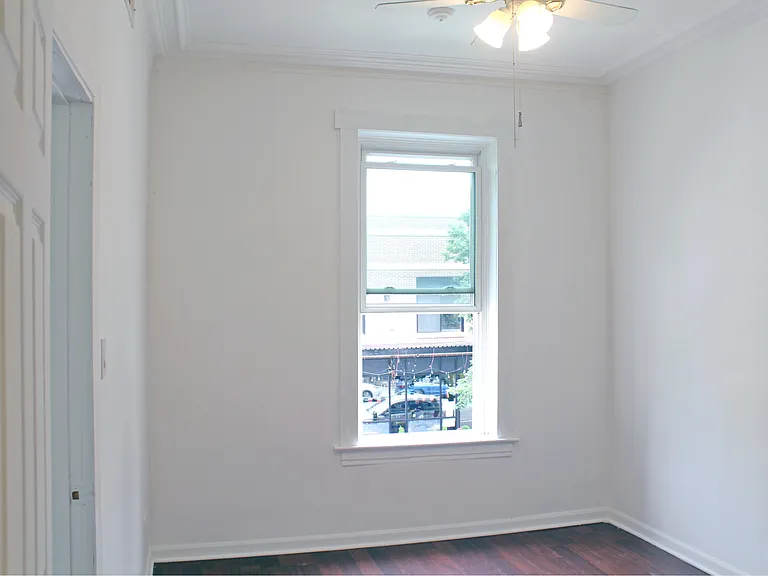 2025 W 35th St #2F — Photo 38