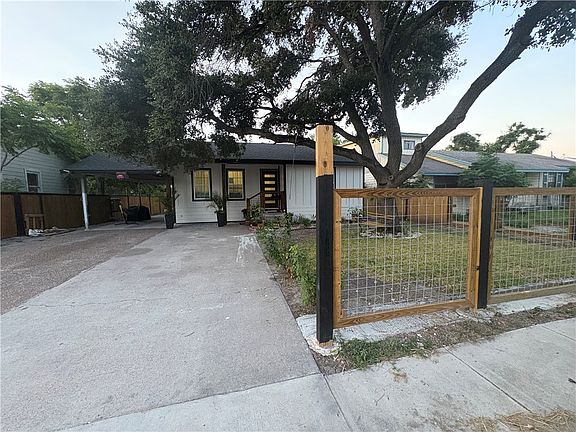 3rd image of 2126 Harriett Dr