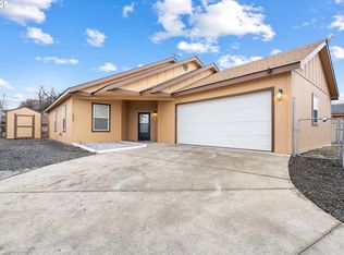 738 E Catherine Ave, Hermiston, OR 97838