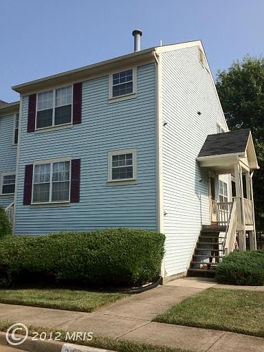 1st image of 203B Fernwood Pl
