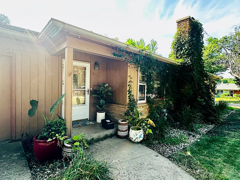 2101 S 6th Ave — Photo 18