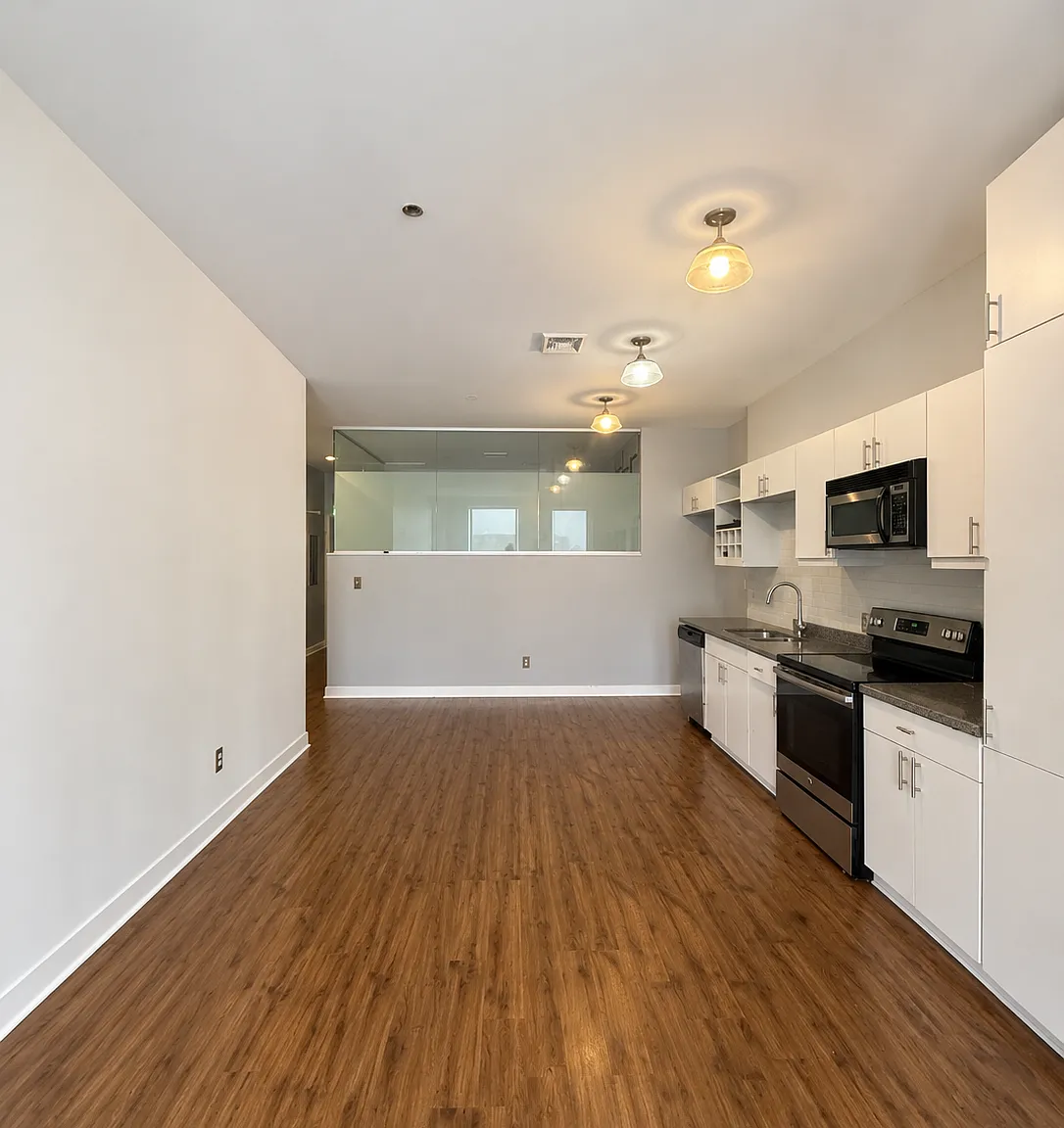 1 bed, 750 sqft, $2,350 — Photo 2