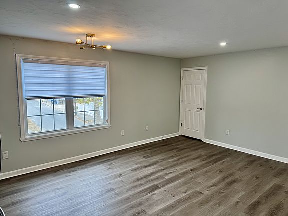 5th image of 55 Longmont St Floor 1