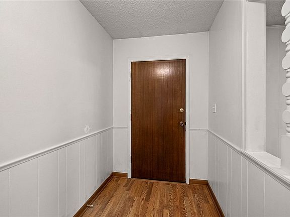 5th image of 2514 E Sharon St