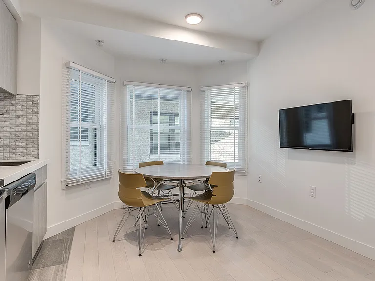 1431 Haro St #1429 — Photo 34