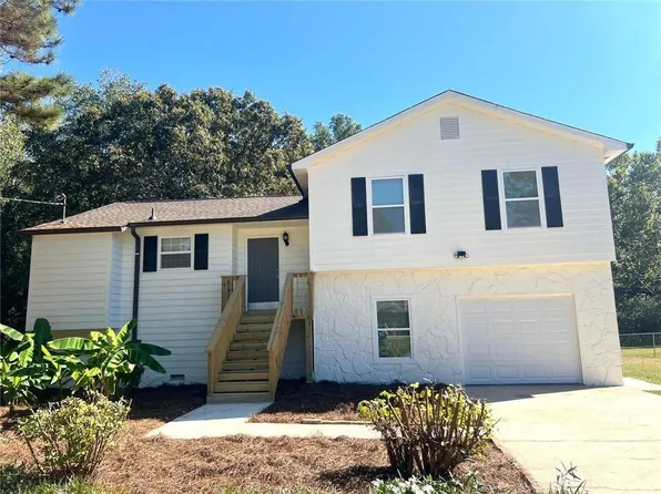 85 Edelweiss Dr, Fairburn, GA 30213