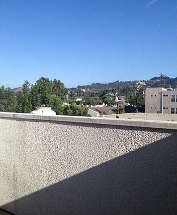 5th image of 4350 Stern Ave APT 13