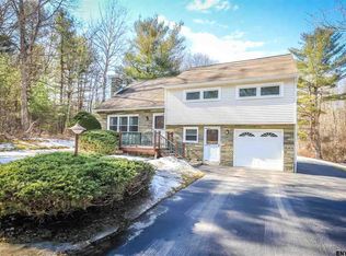 34 Komar Dr, Ballston Lake, NY 12019