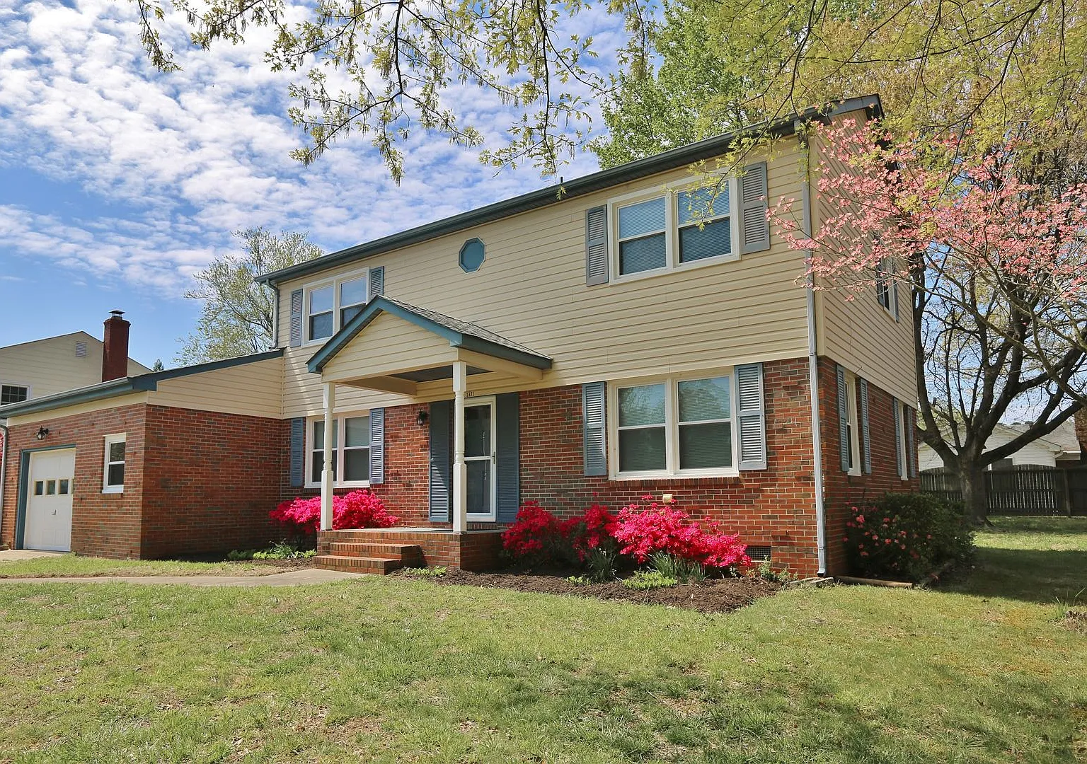 Laurel Cove Home Available 09-25-26! Awesome Schools & Great Central Location! All Appliances Con... — Photo 1