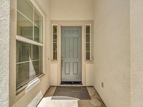 4th image of 191 Curry Ave