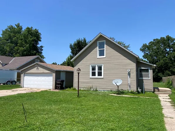 514 W 14th St, Schuyler, NE 68661