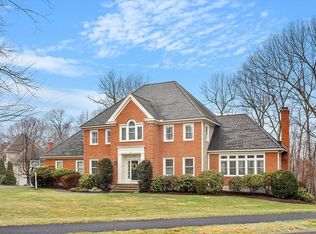 2 Travis Rd, Shrewsbury, MA 01545