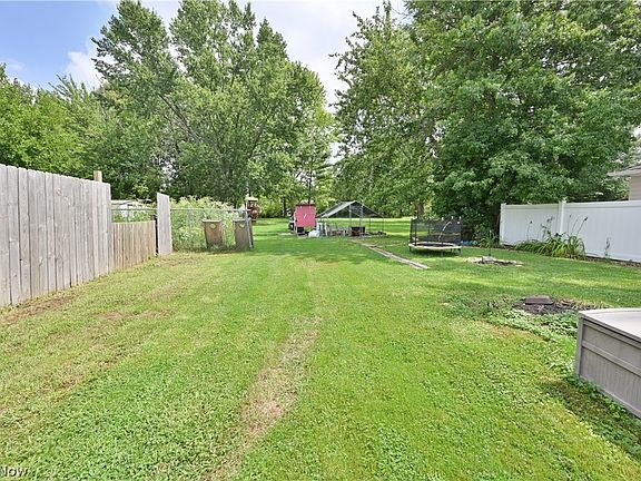 2nd image of 5905 Stearns Rd