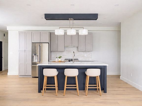 4th image of 21 Tanglewood Rd #3