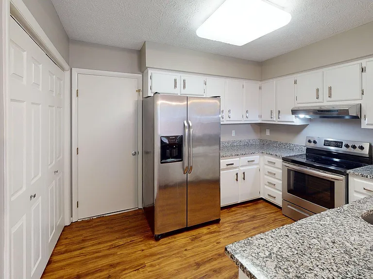 2140 Fort Harrods Dr #7 — Photo 13