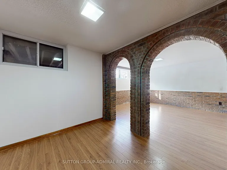 129 Crestwood Rd #BASEMENT — Photo 18