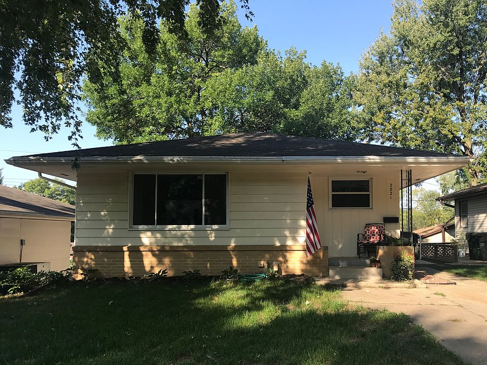 1st image of 2821 S Cypress St