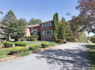 16 Florence Rd, Putnam Valley, NY 10579