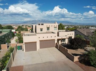 612 7th St NE, Rio Rancho, NM 87124