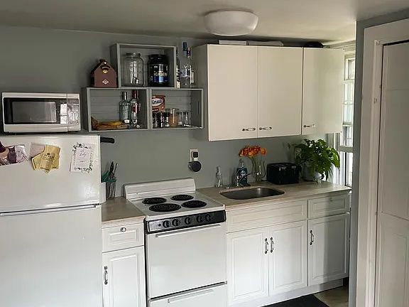3rd image of 20 King St Floor 2