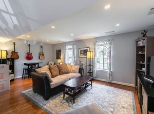 4115 S 4 Mile Run Dr UNIT B, Arlington, VA 22204