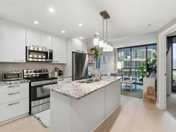 225 W 11th Ave SE #1107, Calgary, AB T2G 0G3