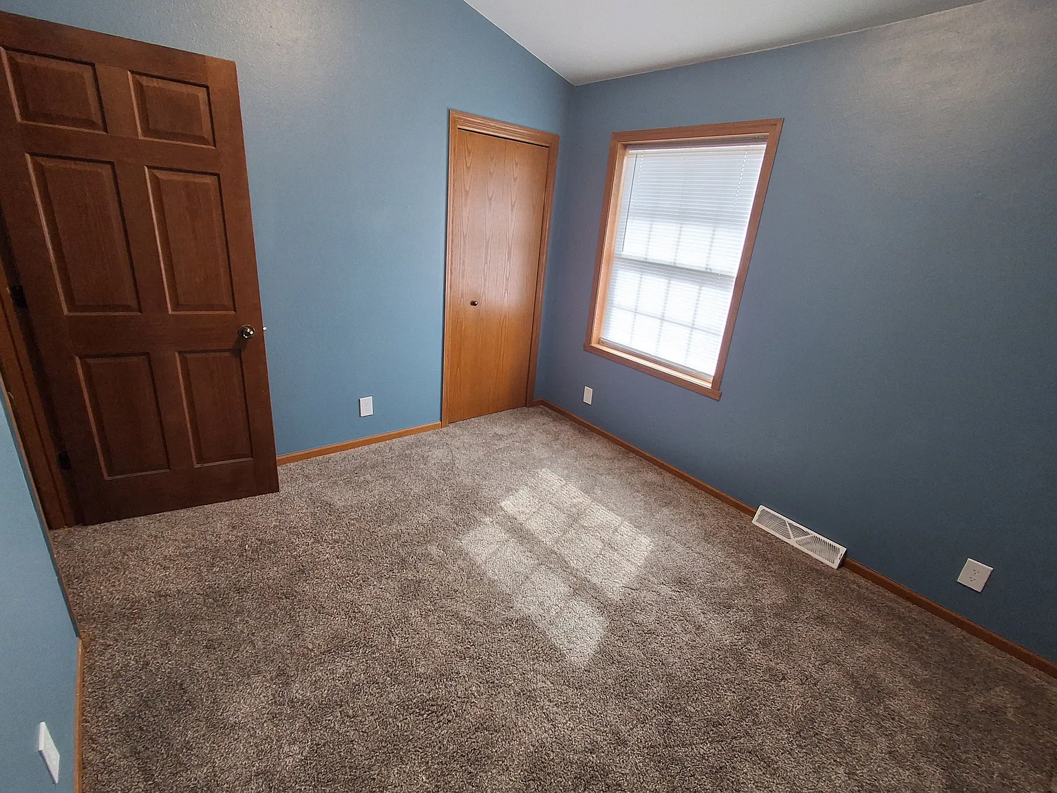 3 bed, 2.5 bath, 1612 sqft, $2,500 — Photo 4