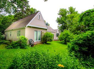 1329 Victoria Curv, Mendota, MN 55150
