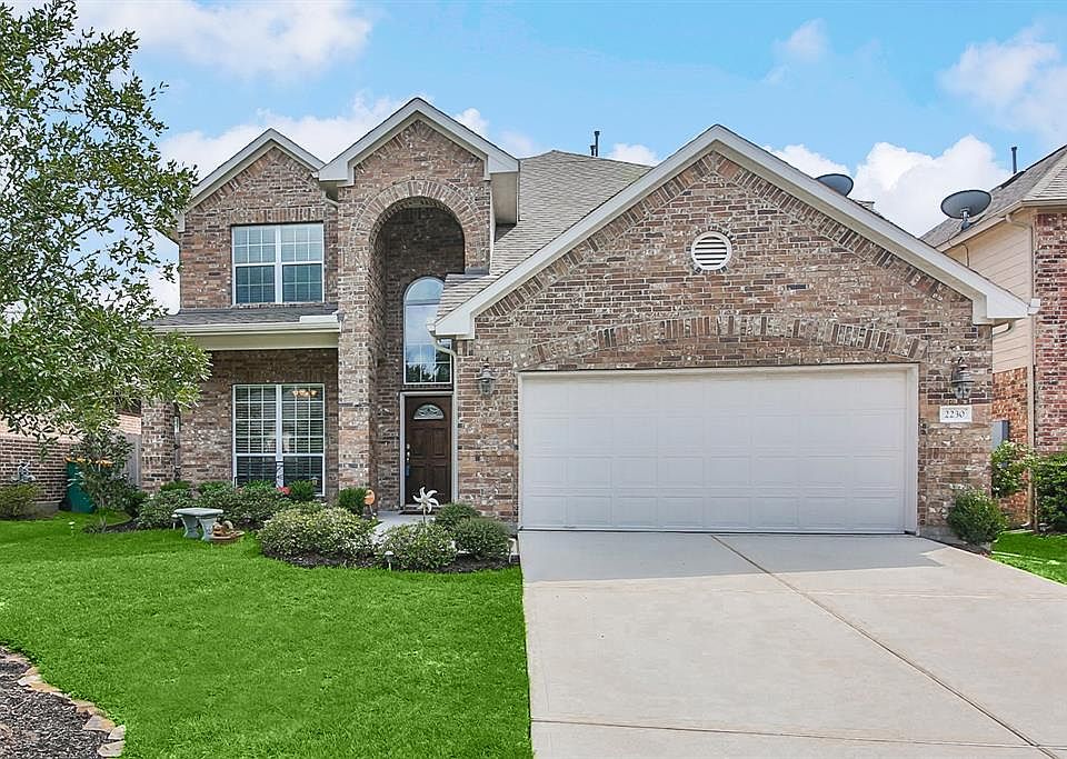 1st image of 2230 Oak Circle Dr N