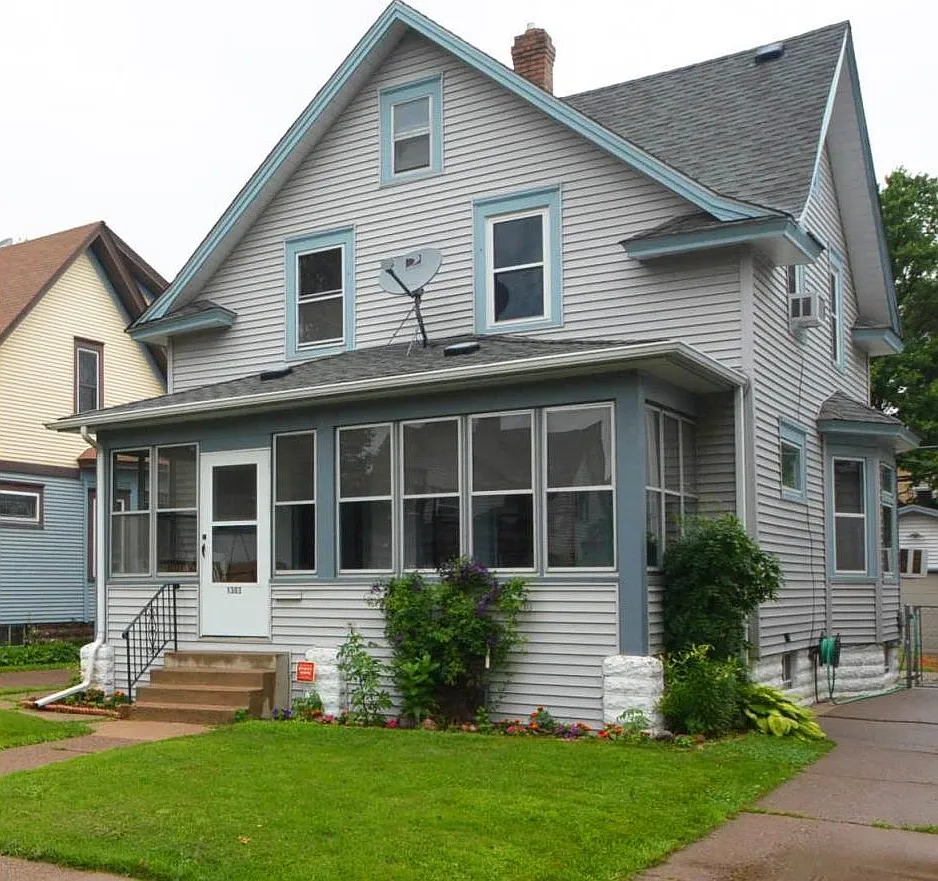 5 bed, 2.5 bath, $2,800 — Photo 2