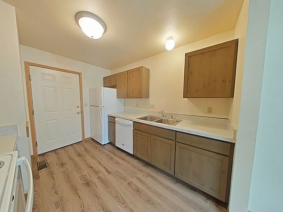 5th image of 2431 Wheeler Dr APT A