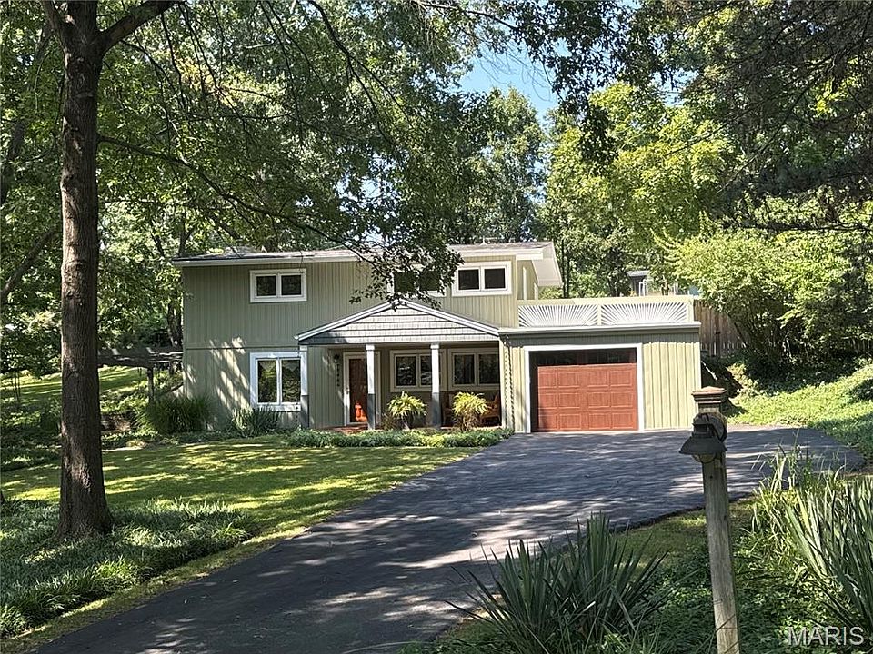 1st image of 1511 Lark Ave