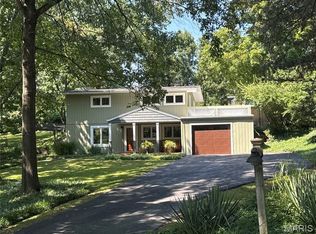 1511 Lark Ave, Saint Louis, MO 63122