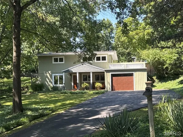 1511 Lark Ave, Saint Louis, MO 63122