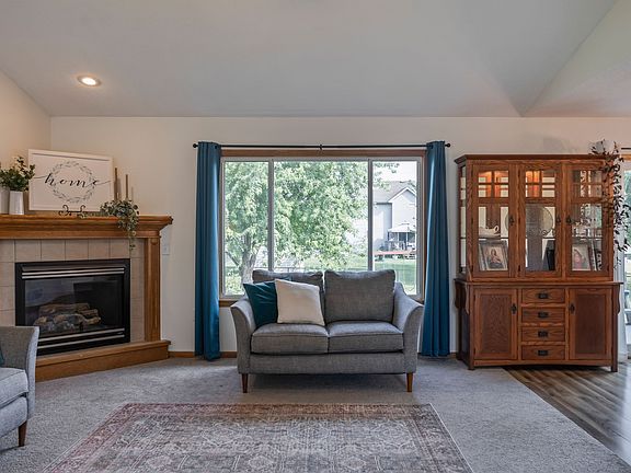 5th image of 621 27th St SE