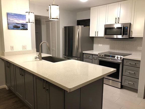 5th image of 5070 Likini St #West511