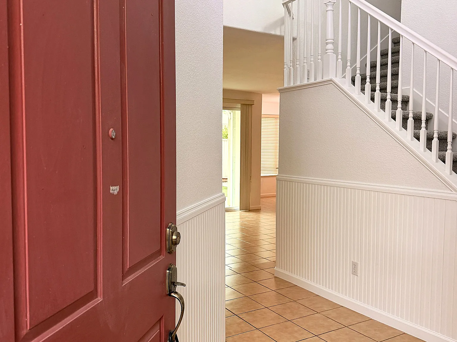 4 bed, 2.5 bath, 1969 sqft, $3,200 — Photo 4