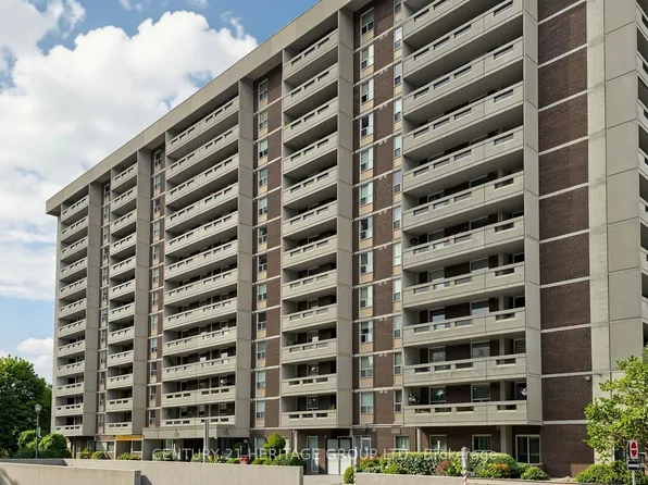 60 Inverlochy Blvd #1108, Markham, ON L3T 4T7